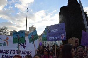 Manifestación 8M feminista Madrid Atocha