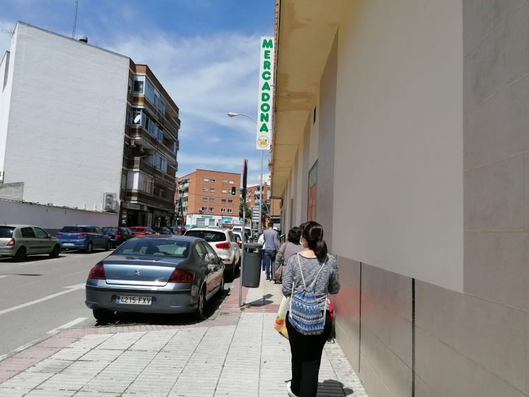 Cola en los supermercados