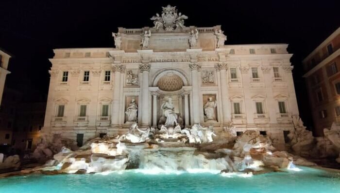 Fontana di Trevi de noche