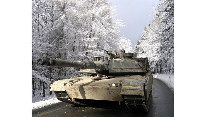 Tanque en la nieve