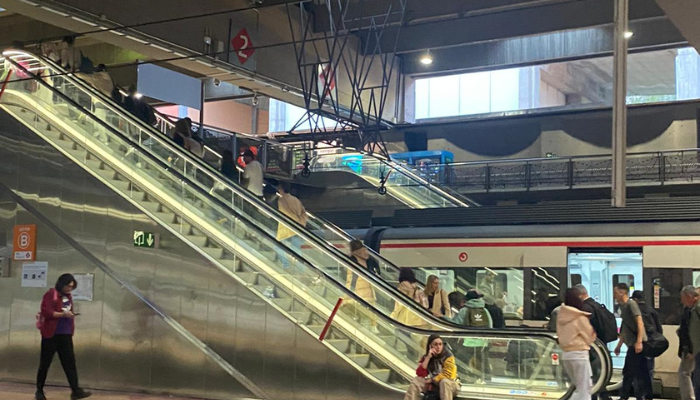 Escalera mecánica en Atocha // Fuente: Los Rayados